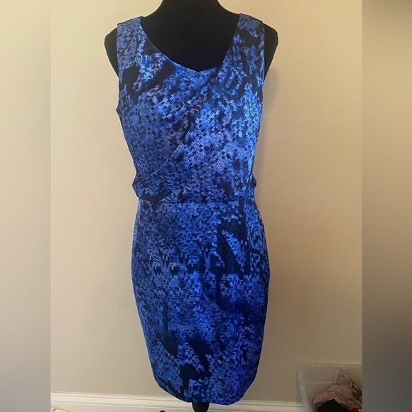 Ann Taylor sleeveless silky dress NWT in cobalt blue and black geo print sz 8 - Picture 5 of 8